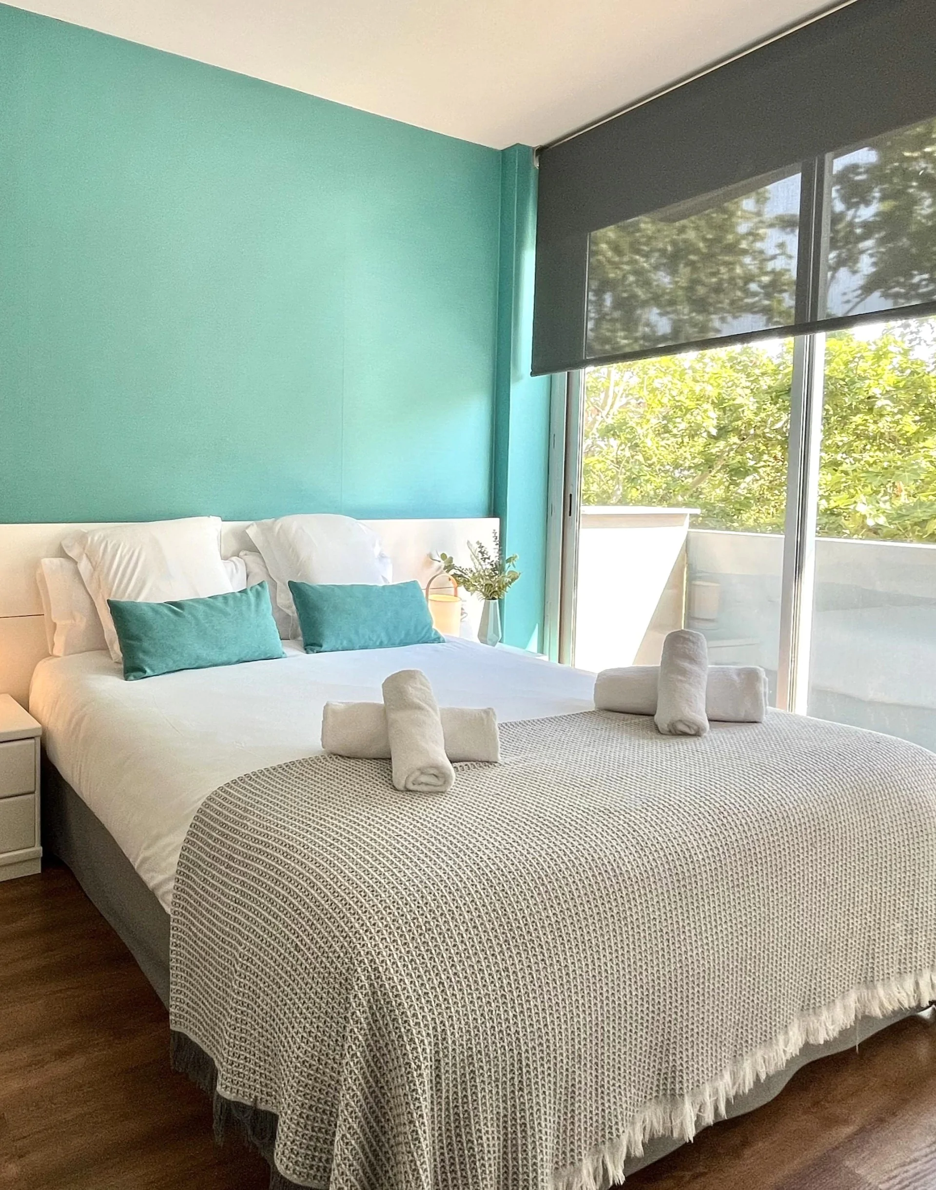Bright double bedroom in Barcelona